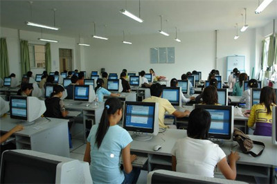 领第教育 专业教育信息咨询，点亮学子成长之路